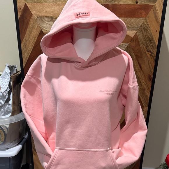 Comfrt Tops - Comfrt Pink Women's Hoodie NWOT